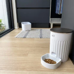 Talakona Programmeerbare Feeder 3L - 18x18x26cm Wit -Hond | Kat Winkel 4047059478639 sc3 webl1